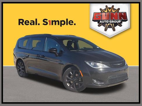 Used 2018 Chrysler Pacifica Touring Plus w/ S Appearance Package FWD image 1