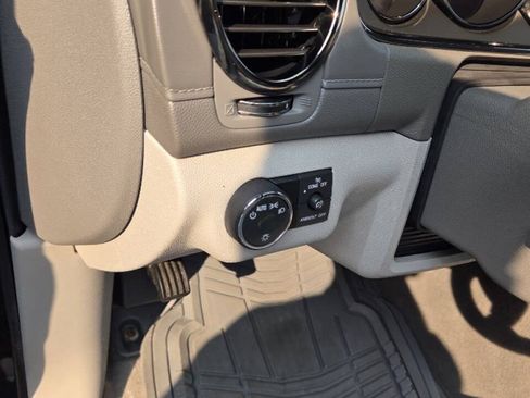 Used 2013 Buick Enclave Premium AWD/4WD image 10