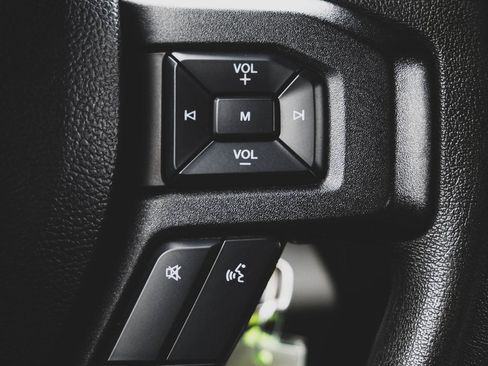 Used 2019 Ford F150 XLT image 10