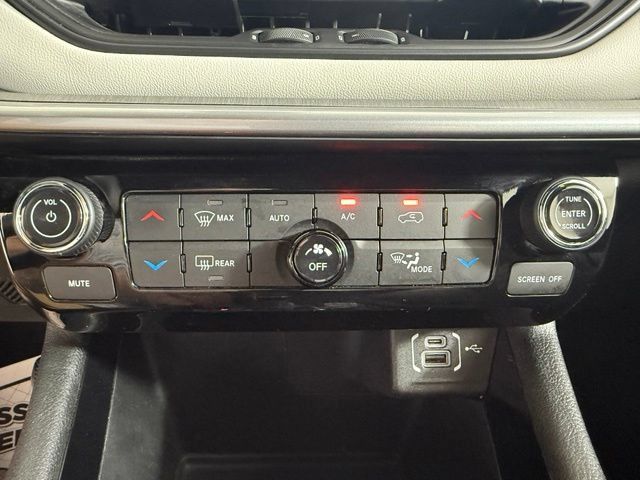 Used 2025 Jeep Compass Limited AWD/4WD image 26