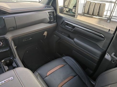 Used 2024 GMC Sierra 2500 AT4 w/ Snow Plow Prep/Camper Package AWD/4WD image 20