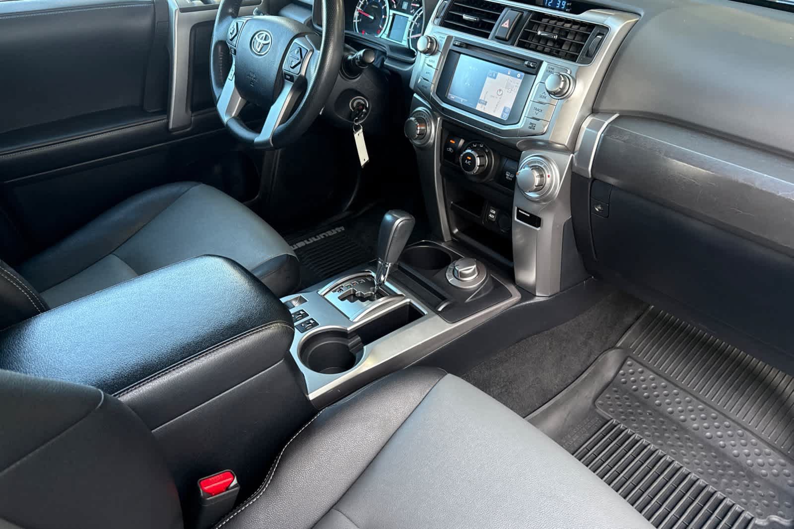 Used 2018 Toyota 4Runner SR5 Premium AWD/4WD image 18