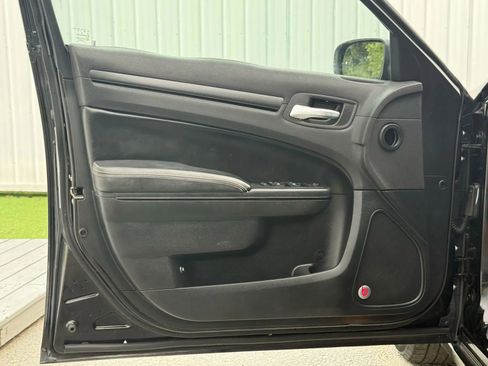 Used 2015 Chrysler 300 S w/ 300S Premium Group image 10