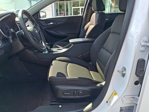 Used 2025 Chevrolet Malibu LT FWD image 13