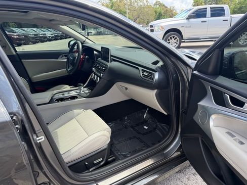 Used 2021 Genesis G70 2.0T w/ Elite Package image 31