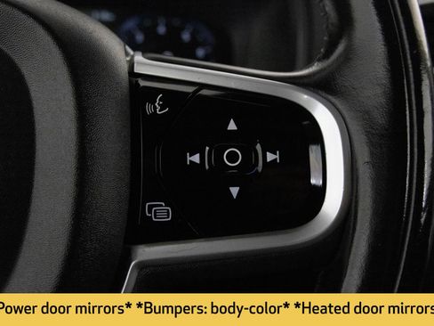 Used 2021 Volvo XC90 T6 Momentum w/ Protection Package image 32