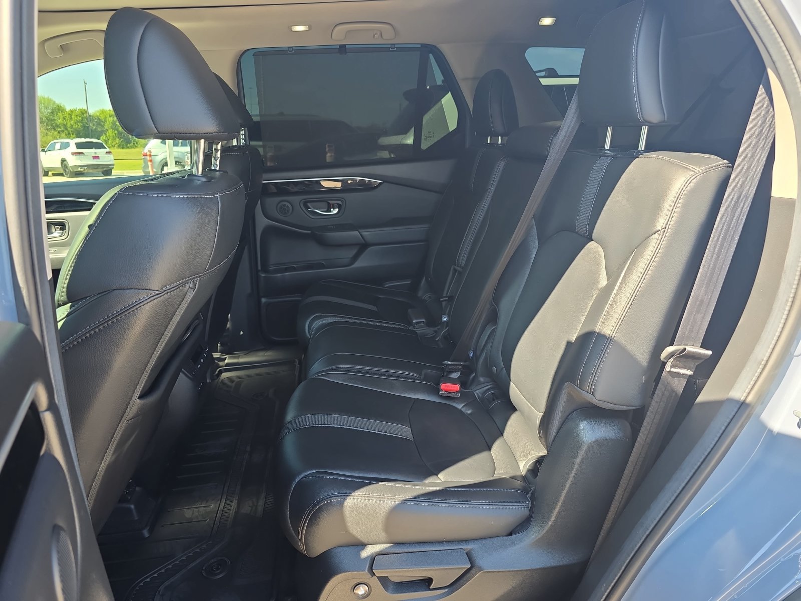 Used 2024 Honda Pilot Touring image 11