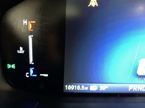 Used 2023 Ford Explorer Limited w/ Equipment Group 301A image 16