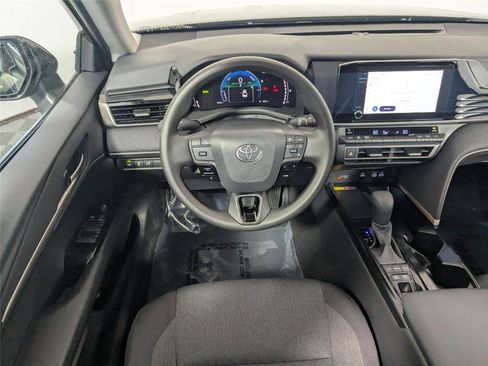 Certified 2025 Toyota Camry LE image 31