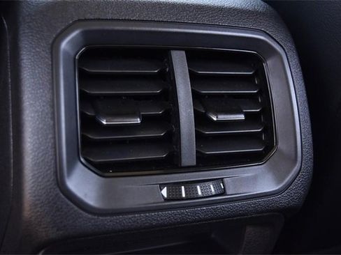 Certified 2022 Volkswagen Tiguan SE image 22