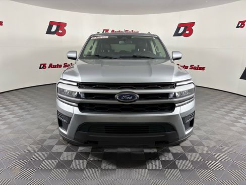 Used 2023 Ford Expedition Max XLT image 9