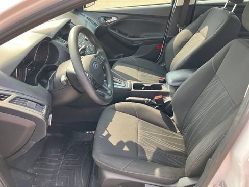 Used 2018 Ford Focus SE FWD image 12