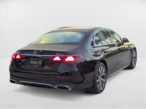 New 2026 Mercedes-Benz E 350 4MATIC Sedan image 2