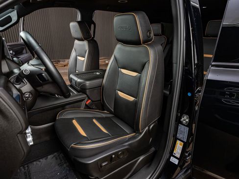 Used 2023 GMC Yukon XL AT4 image 30