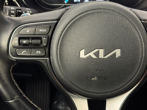 Used 2022 Kia Niro EX w/ Cold Weather Package image 19