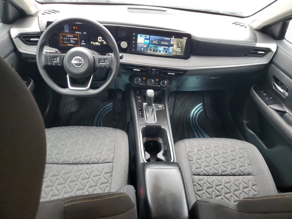 Used 2025 Nissan Kicks SV FWD image 17