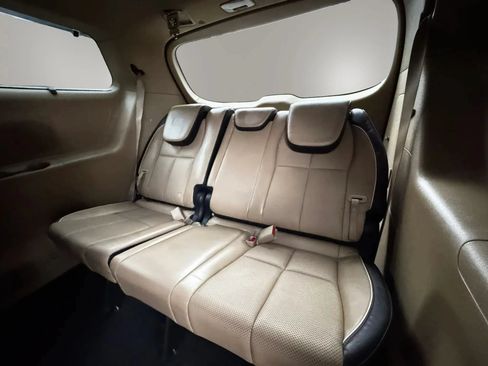 Used 2016 Kia Sedona SX FWD image 16
