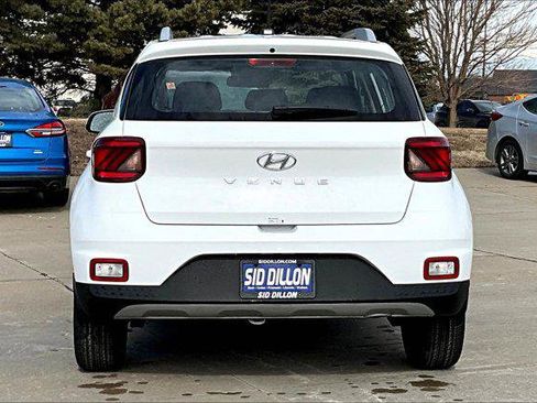 New 2025 Hyundai Venue SEL image 4