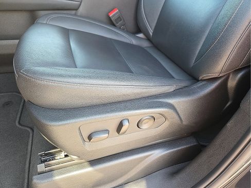 Used 2025 Chevrolet Tahoe Z71 AWD/4WD image 15