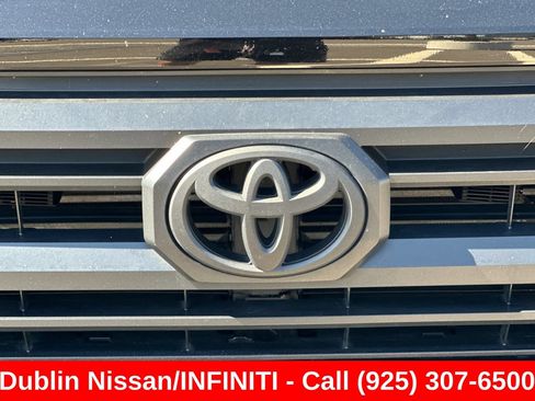 Used 2025 Toyota Tacoma SR5 AWD/4WD image 46