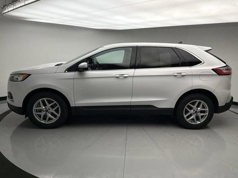 Used 2022 Ford Edge SEL w/ Convenience Package image 2