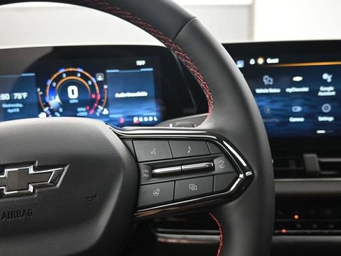 New 2026 Chevrolet Equinox RS w/ Convenience Package III FWD image 16