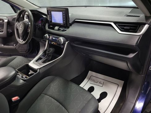 Used 2020 Toyota RAV4 XLE image 23