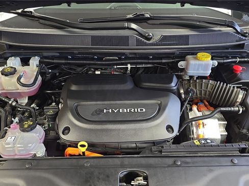 Used 2022 Chrysler Pacifica Limited image 25