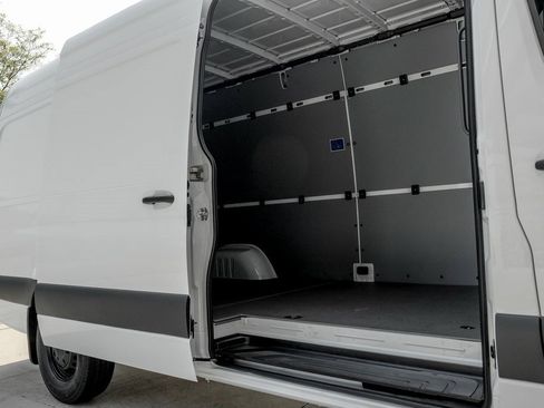 New 2025 Mercedes-Benz Sprinter 2500 image 10