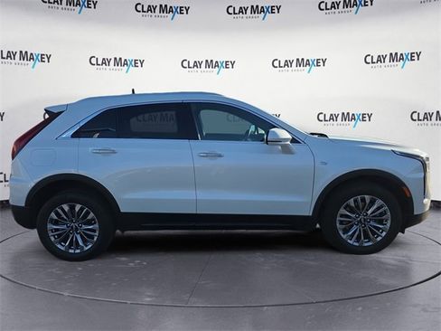 Used 2024 Cadillac XT4 Premium Luxury image 6
