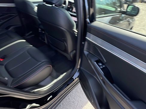 Used 2024 Jeep Wagoneer Launch Edition image 23