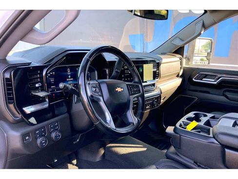 Used 2024 Chevrolet Silverado 3500 LTZ AWD/4WD image 16