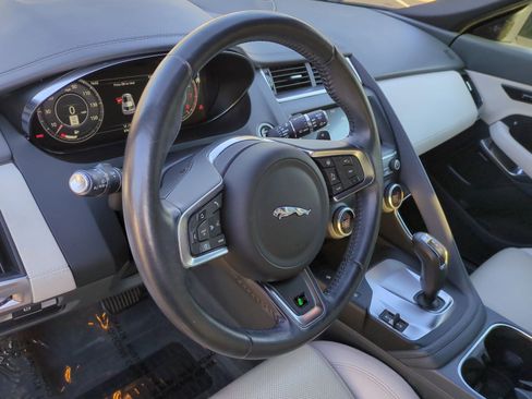 Used 2020 Jaguar E-PACE SE image 18