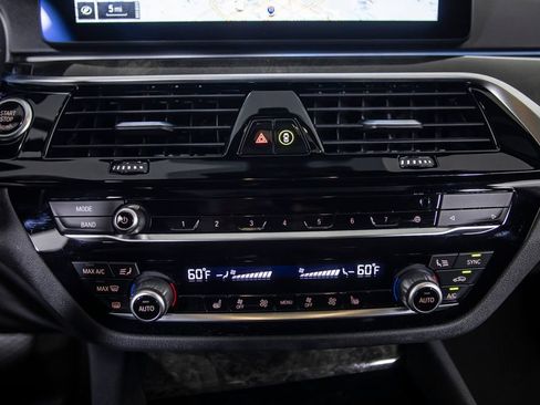 Used 2023 BMW 530e w/ Convenience Package RWD image 29