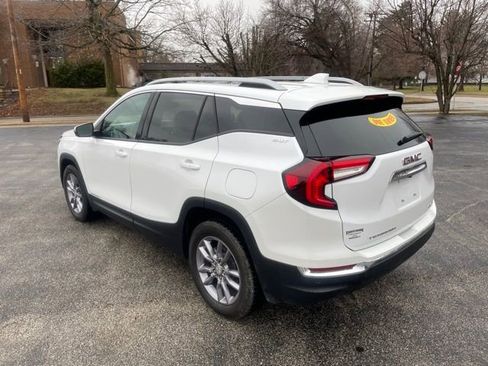 Used 2024 GMC Terrain SLT w/ Infotainment Package II image 7