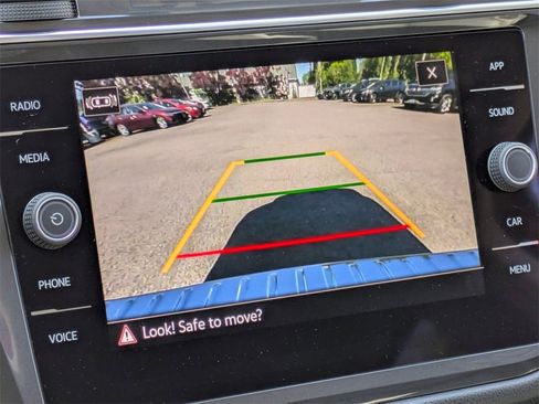 Certified 2023 Volkswagen Tiguan SE image 18