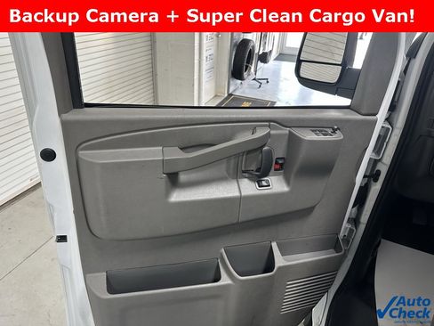 Used 2023 GMC Savana 2500 w/ Driver Convenience Package image 9