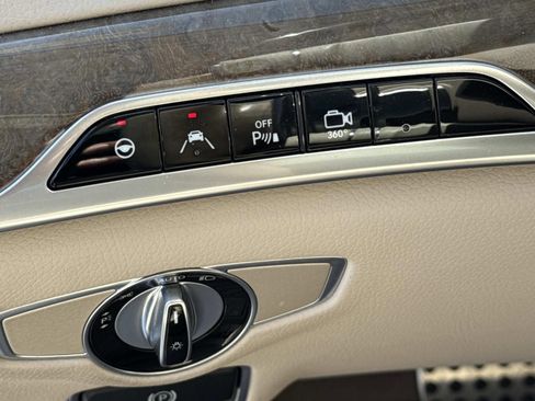 Used 2015 Mercedes-Benz S 63 AMG 4MATIC Sedan image 21