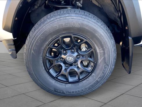 Certified 2020 Toyota Tacoma SR image 10