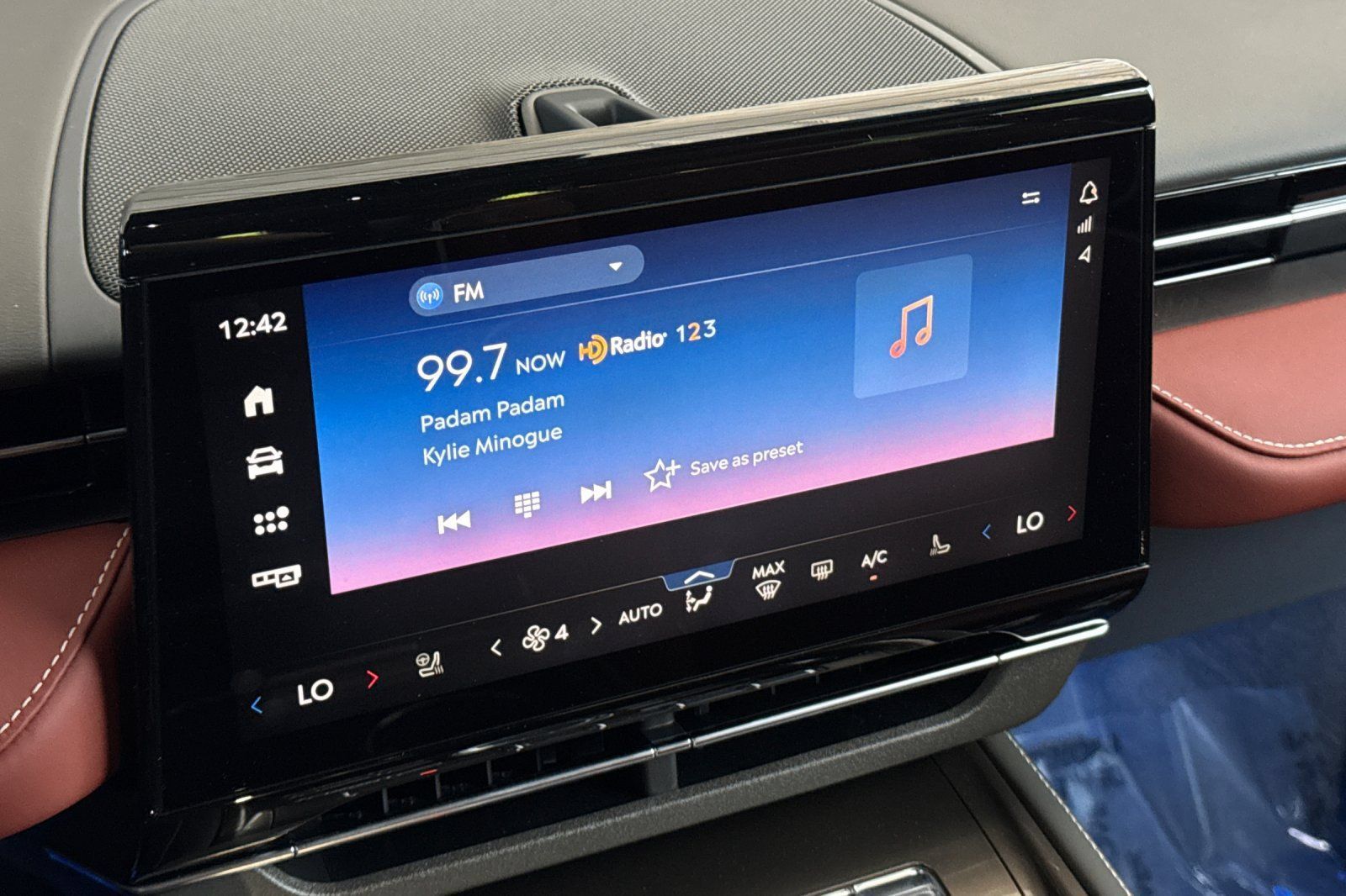Certified 2024 Lincoln Nautilus Black Label AWD/4WD image 18