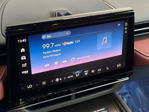Certified 2024 Lincoln Nautilus Black Label AWD/4WD image 18