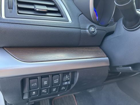 Used 2017 Subaru Outback 2.5i Touring AWD/4WD image 12