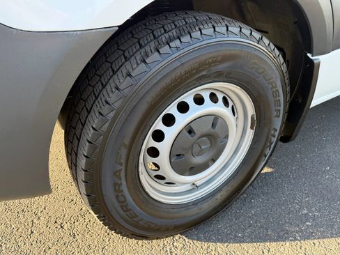 Used 2025 Mercedes-Benz Sprinter 2500 image 10