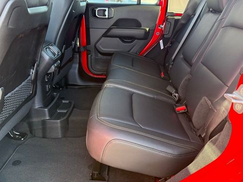 New 2025 Jeep Wrangler Sahara w/ Technology Group image 31