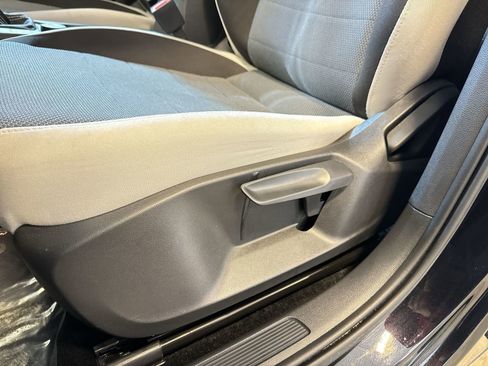 Used 2025 Volkswagen Taos S image 18