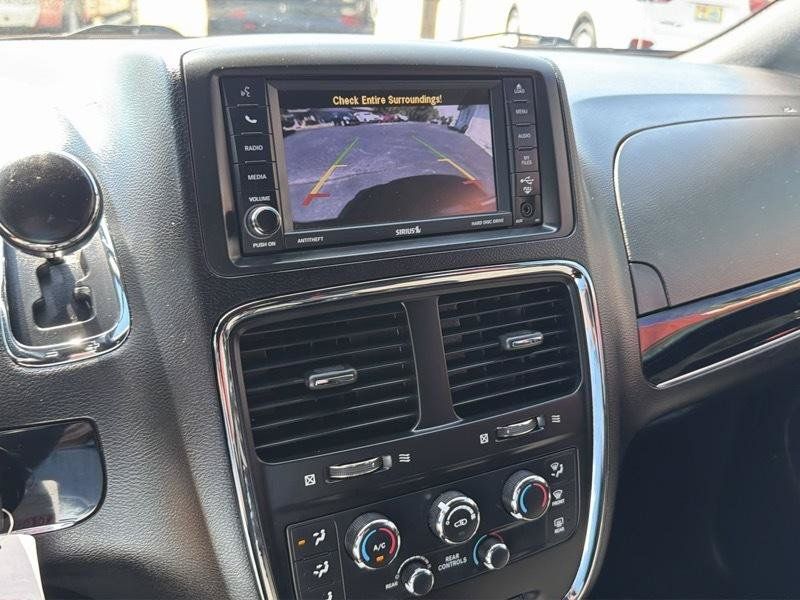 Used 2020 Dodge Grand Caravan SE FWD image 20