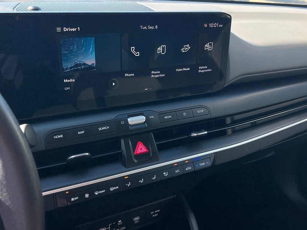 Certified 2025 Kia K4 FWD image 17