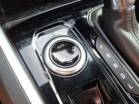 Used 2023 Chevrolet Colorado LT w/ LT Convenience Package III image 23