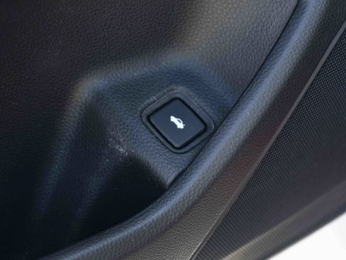 Certified 2018 Honda Accord Touring image 38