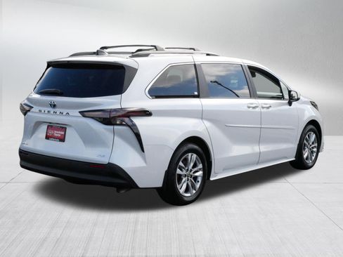 Certified 2025 Toyota Sienna XLE w/ XLE Plus Package AWD/4WD image 7